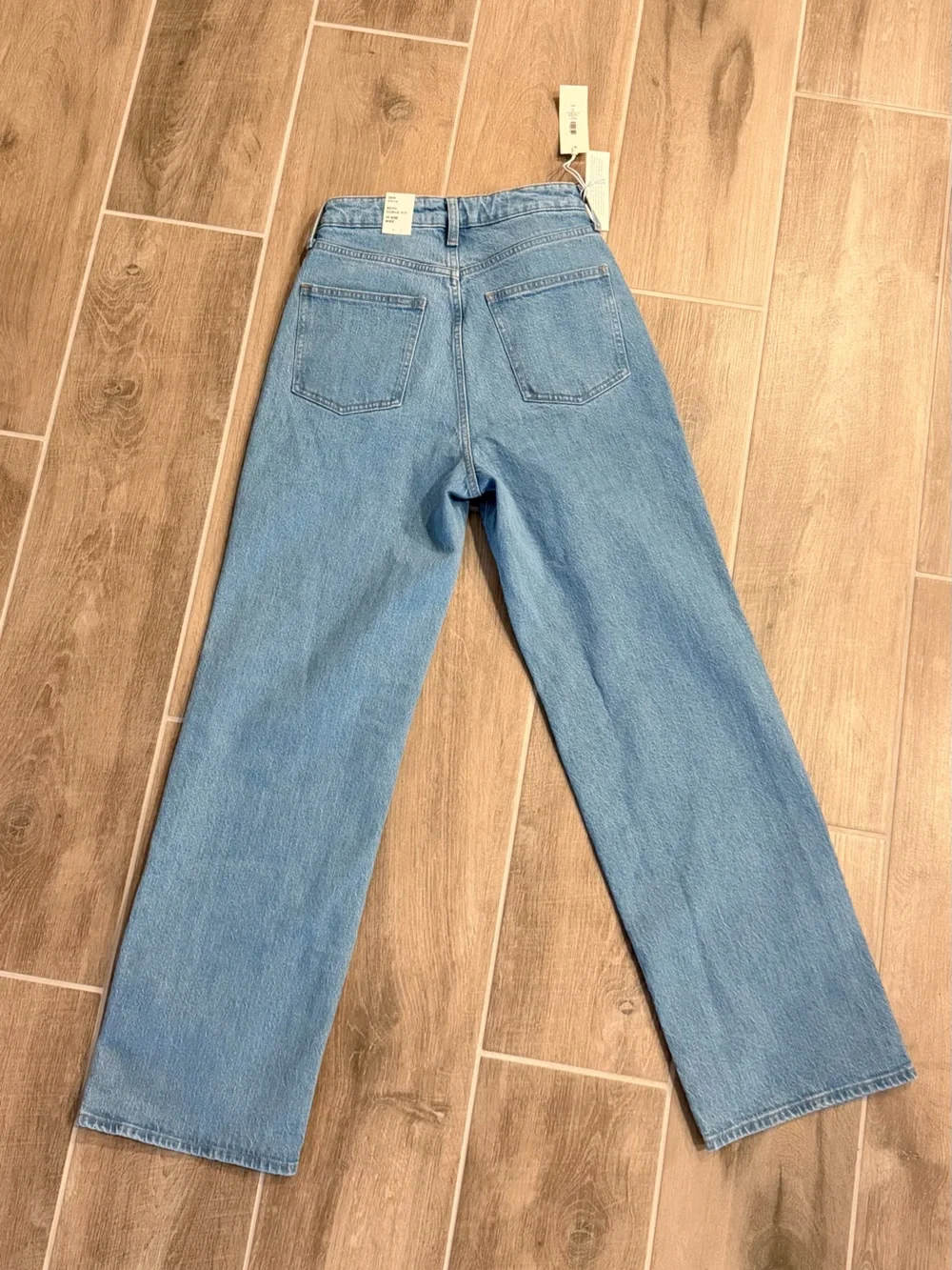 Aritzia Light Blue High-Rise Wide Leg Jeans - Picture 4 of 5